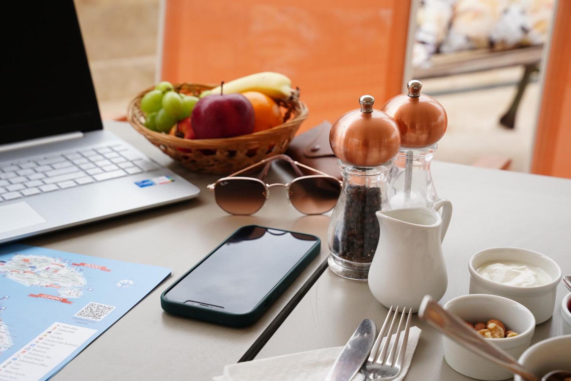 The Maltese Sun Hotel Sliema Ngoại thất bức ảnh